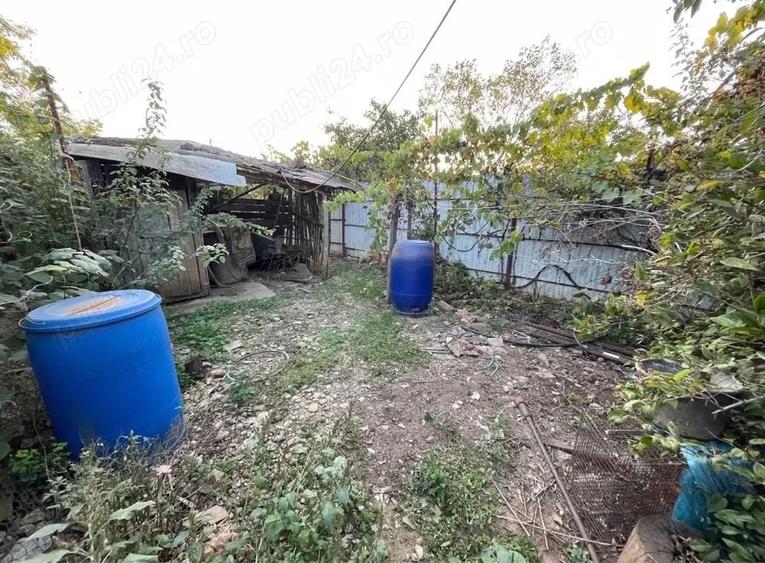 Casă cu 2 camere cu Teren 440 Mp în Central
