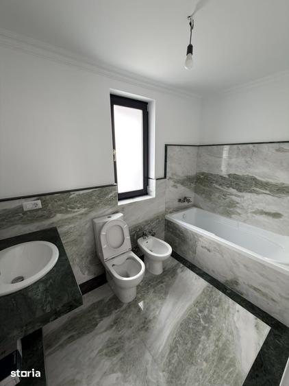 Casă cu 4 camere cu Teren 600 Mp în Central