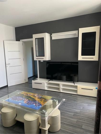 Apartament cu 2 camere decomandat în Giarmata