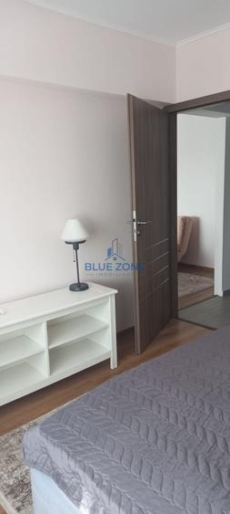 Apartament cu 3 camere semidecomandat în Sebastian