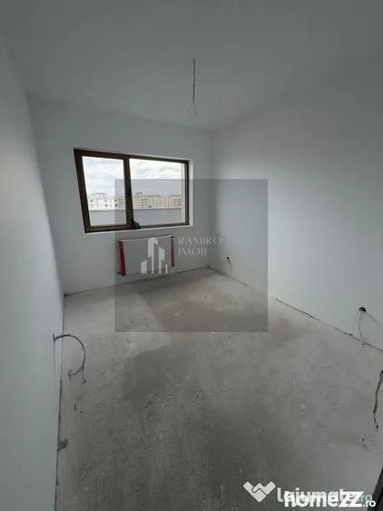 Apartament cu 3 camere decomandat în Mihai Bravu