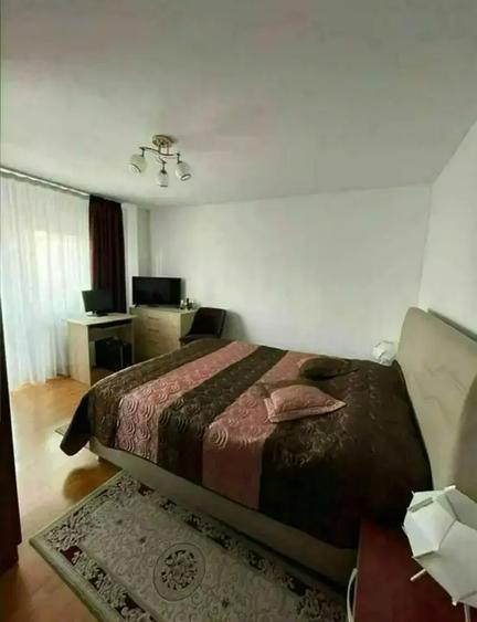 Apartament cu 3 camere decomandat, mobilat în Ultracentral