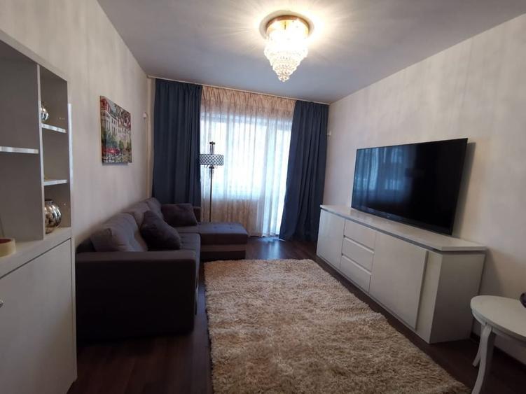 Apartament cu 2 camere decomandat în Apărătorii Patriei
