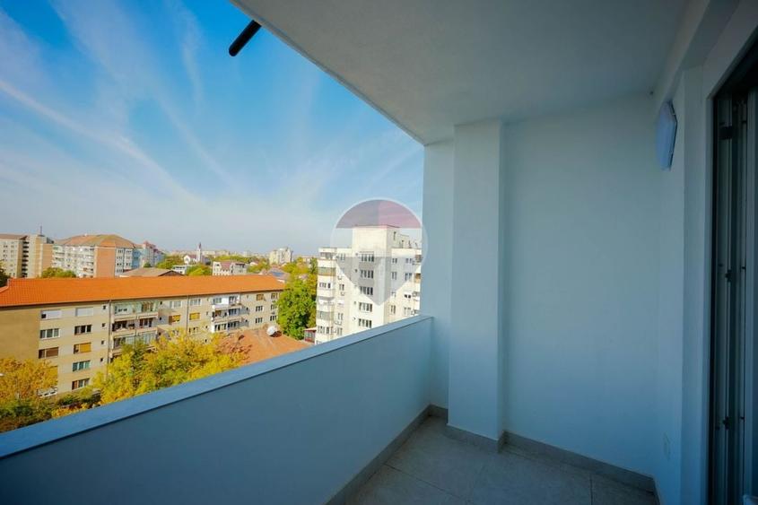 Apartament cu 3 camere semidecomandat în Dacia