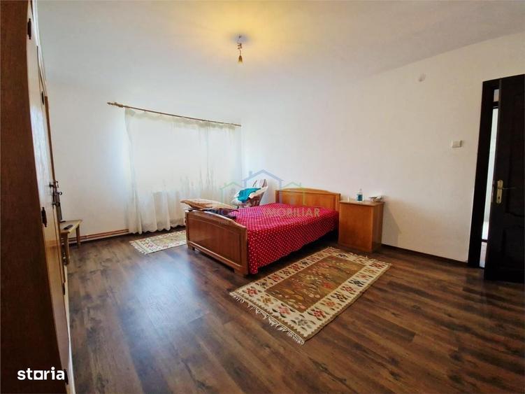 Casă cu 4 camere cu Teren 2936 Mp în Coșoveni