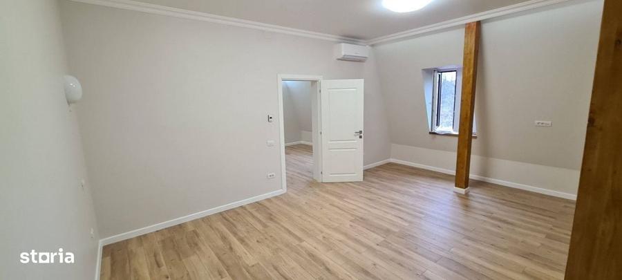 Apartament cu 4 camere în Romană