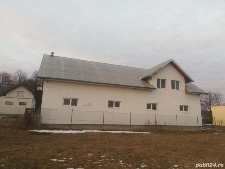 Casă cu 4 camere cu Teren 177 Mp în Mitocu Dragomirnei