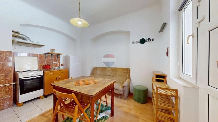 Apartament cu 2 camere semidecomandat în Centrul Istoric