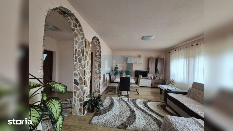 Casă cu 6 camere cu Teren 1400 Mp în Apahida