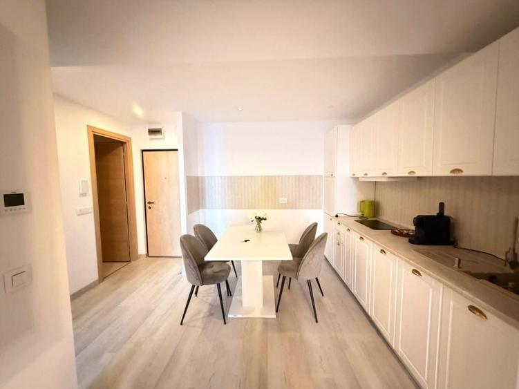 Apartament cu 3 camere în Runcu