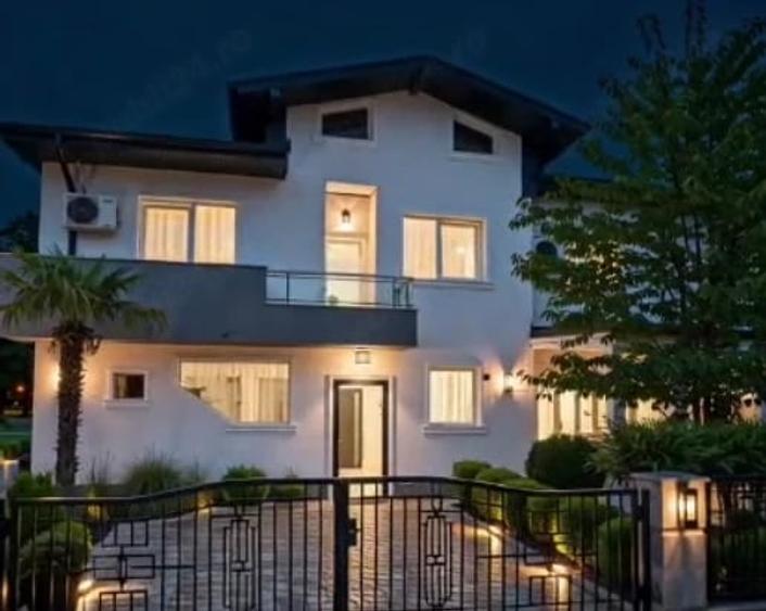 Casă cu Teren 200 Mp în Rahova