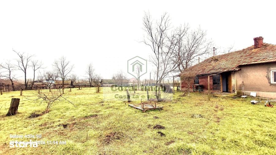Casă cu 2 camere cu Teren 2016 Mp în Traian