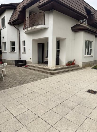 Duplex cu 7 camere cu Canalizare în Băneasa