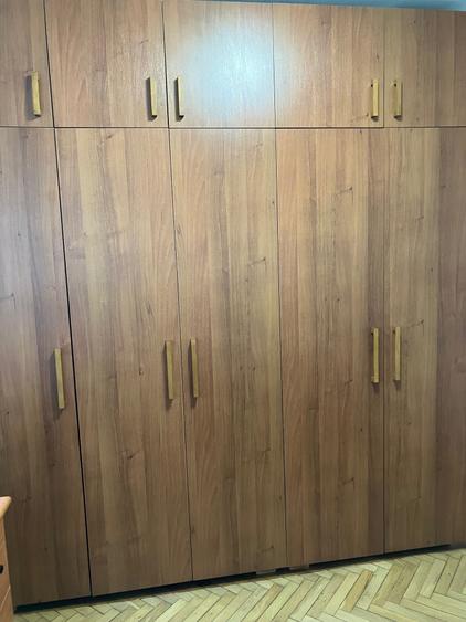 Apartament cu 3 camere semidecomandat în Ștefan cel Mare