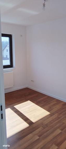 Casă cu 4 camere cu Teren 477 Mp în Central