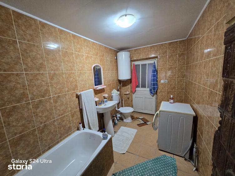 Casă cu 5 camere cu Teren 3000 Mp în Trivalea-Moșteni