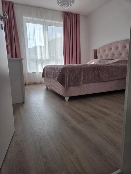 Apartament cu 2 camere decomandat în Tractorul