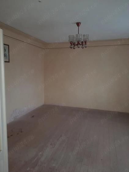 Casă cu 3 camere cu Teren 900 Mp în Iclod