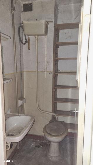 Apartament cu 3 camere decomandat în Petros