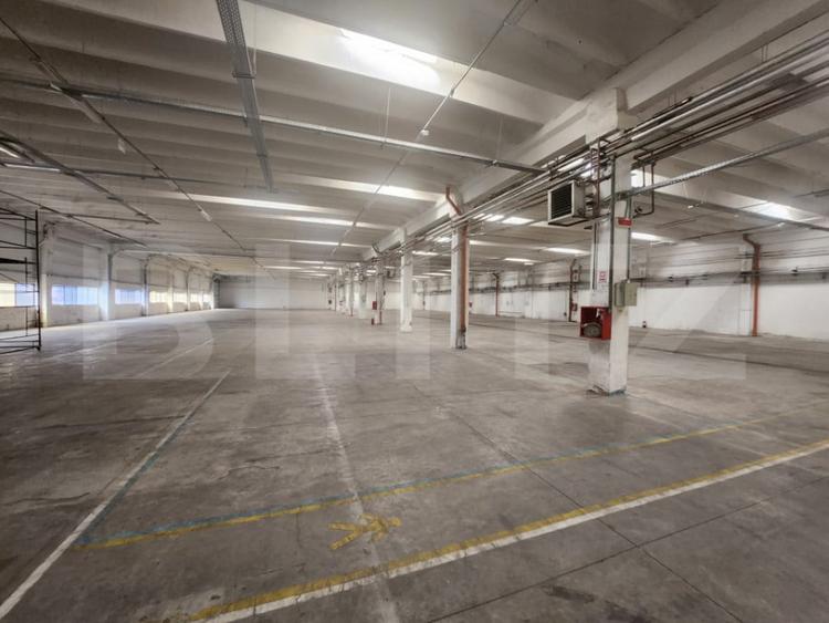 Spațiu comercial, de 2,927 mp, în Industrială