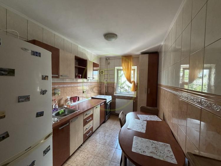 Apartament cu 3 camere decomandat, mobilat în Scriitorilor
