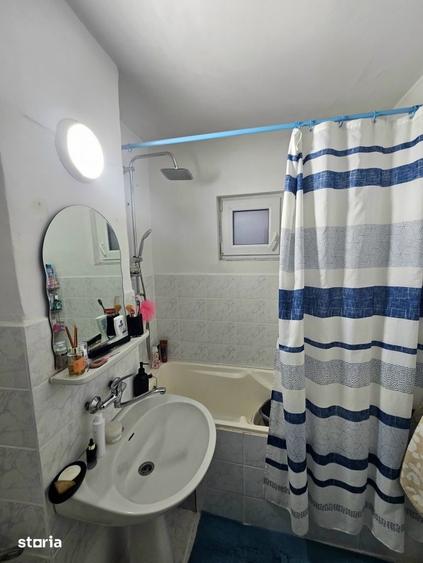 Apartament cu 3 camere decomandat, mobilat în Central