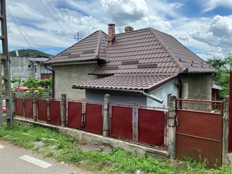 Casă cu 2 camere în Mociu