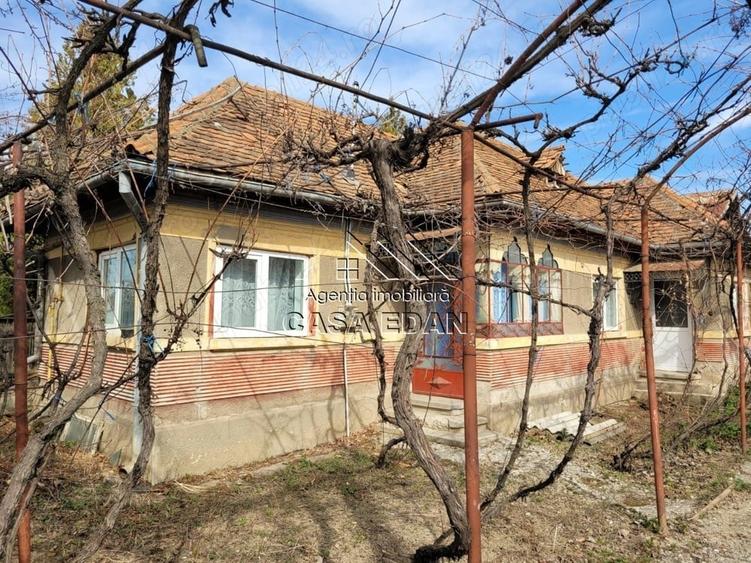 Casă cu 4 camere în Filipeștii de Târg