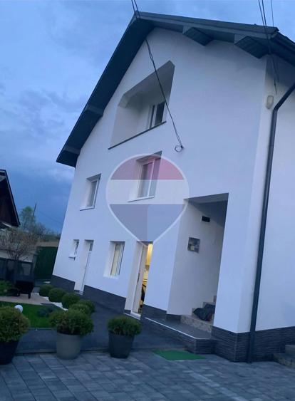 Casă cu 3 camere cu Teren 1169 Mp în Rona de Jos