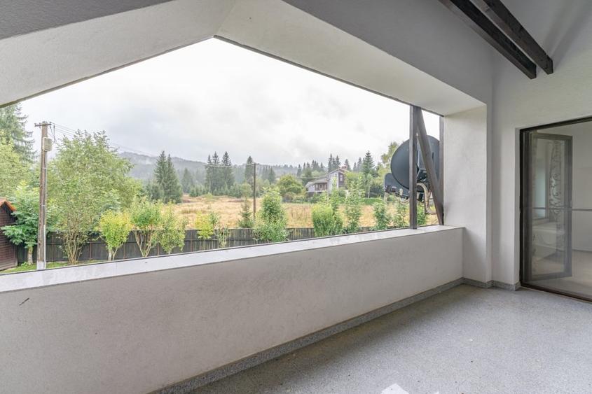 Casă individuală cu 5 camere cu Teren 1300 Mp în Predeal