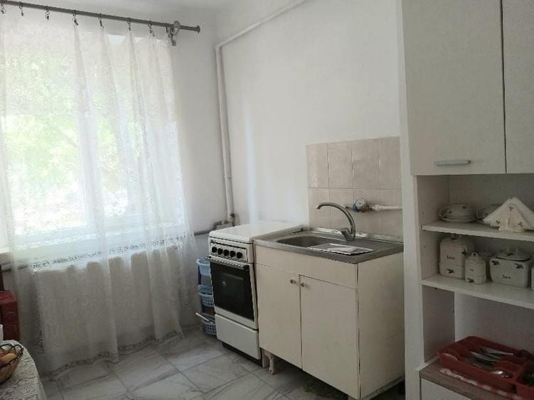 Apartament cu 2 camere decomandat în Exterior Vest