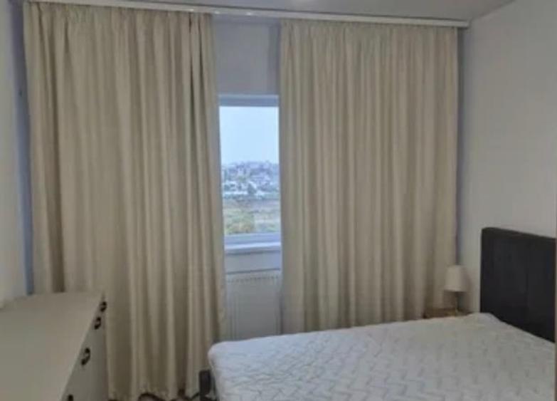 Apartament cu 2 camere decomandat în Sisești
