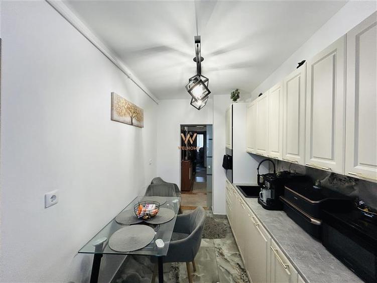 Apartament cu 4 camere decomandat în Valea Aurie