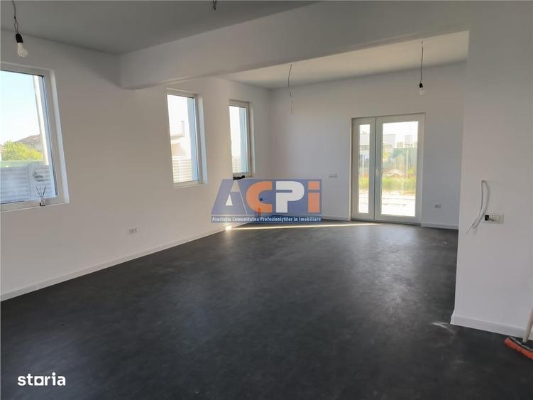 Casă cu 4 camere în Adunații-Copăceni