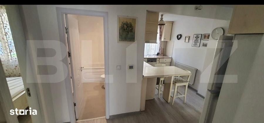 Apartament cu 3 camere semidecomandat în Central