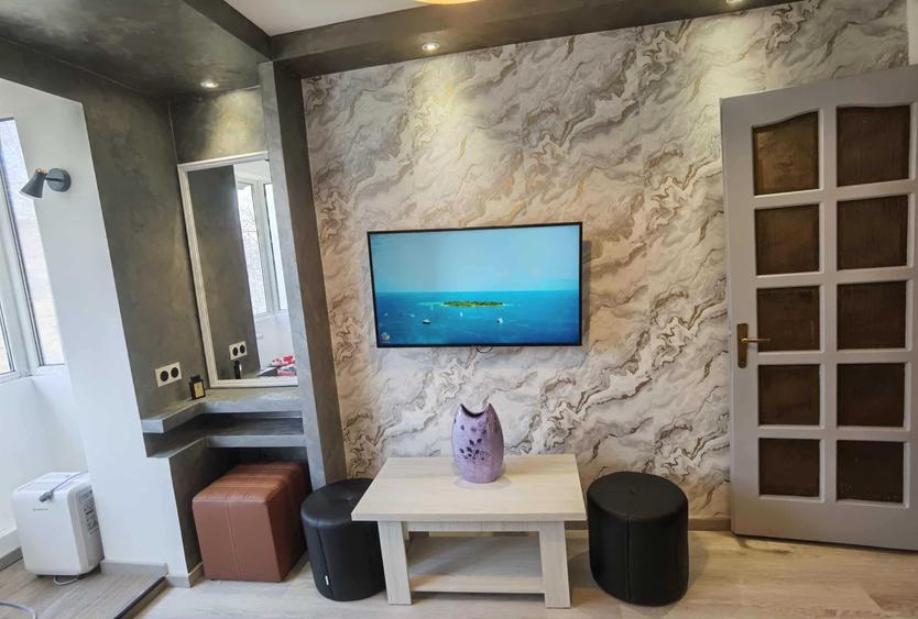 Apartament cu 2 camere decomandat în Exterior Vest