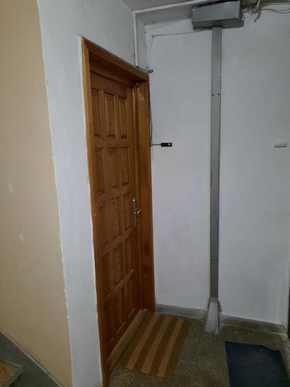 Apartament cu 2 camere semidecomandat în Olteniței