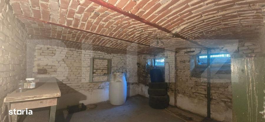 Proprietate semi-centrala, teren 433 mp, Constructie demolabila - 1