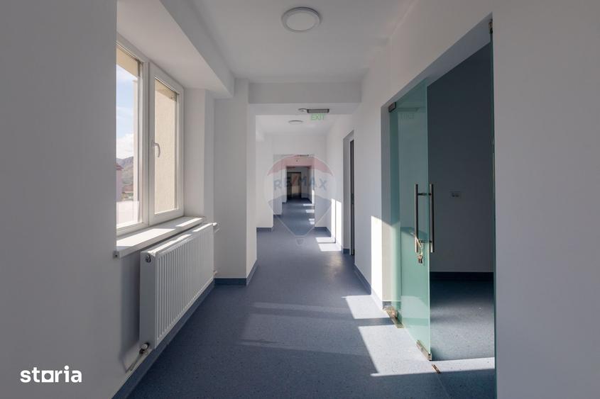 Spațiu comercial, de 1,200 mp, în Central