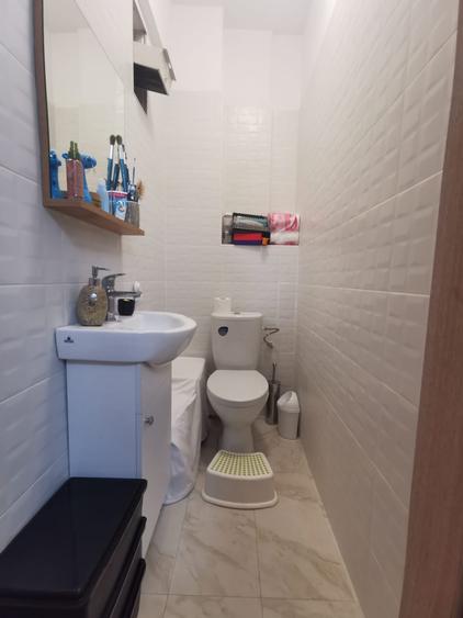 Apartament cu 4 camere decomandat, mobilat în Dămăroaia