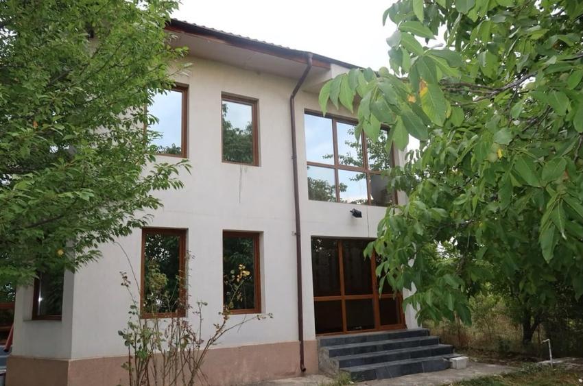 Casă individuală cu 6 camere cu Teren 1141 Mp în Valea Călugărească