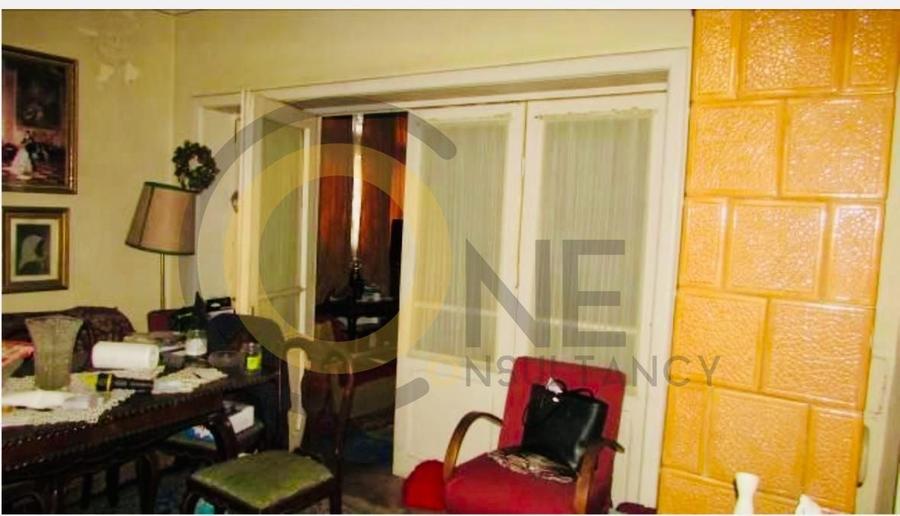 Apartament cu 3 camere semidecomandat în Capitale