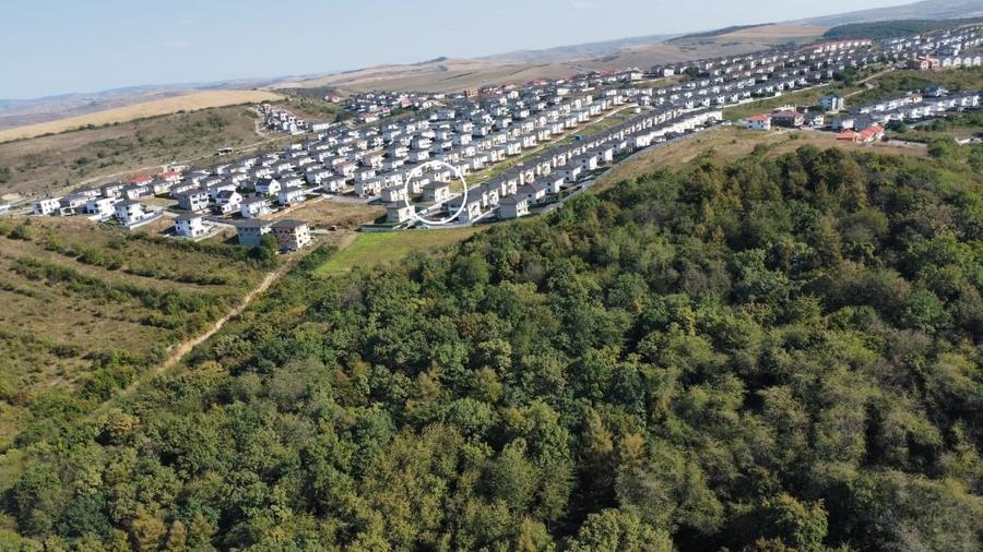 Casă individuală cu 4 camere cu Canalizare în Dezmir