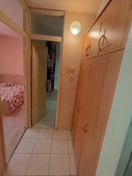 Apartament cu 2 camere semidecomandat în Girocului