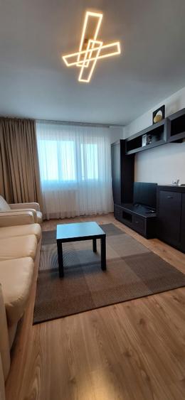 Apartament cu 3 camere decomandat în Tomis III