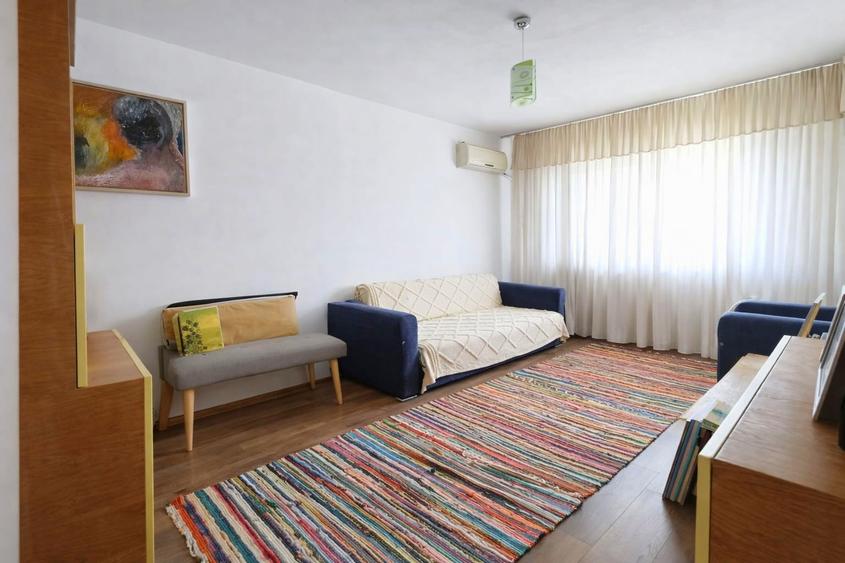 Apartament cu 3 camere decomandat, mobilat în Frumoasa