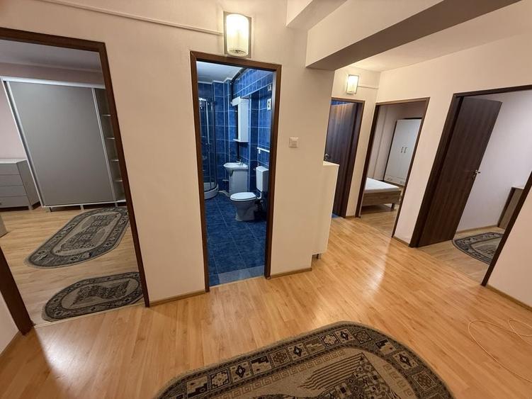 Apartament cu 3 camere decomandat în Exterior Vest