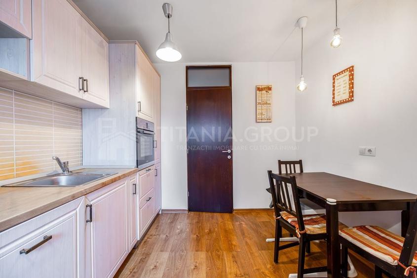 Apartament cu 4 camere decomandat, mobilat în Tractorul