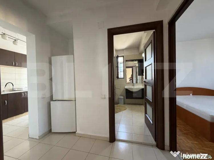Apartament cu 3 camere semidecomandat în Central