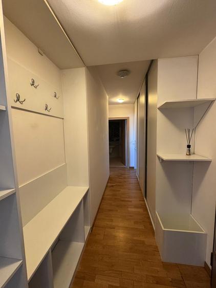 Apartament cu 3 camere în Torontalului